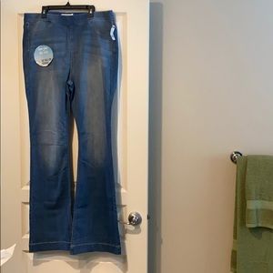NWT Ms Cello pull on jeans 2XL